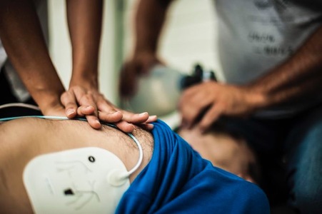 Bls-d - Rianimazione Cardiopolmonare e Abilitazione All’uso del Defibrillatore cover